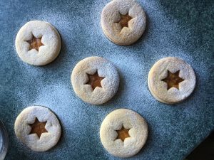 Peter's Pan: Classic Linzer Cookies