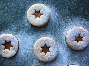 Peter's Pan: Classic Linzer Cookies