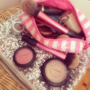 What's In your beauty bag - Mi van a nesszeszeredben?