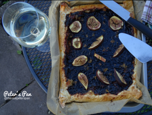 Onion chutney tart with feta Peter’s Pan